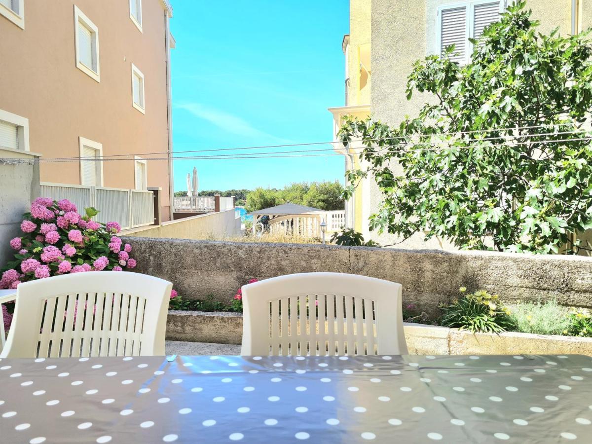 Apartment Ivana Brodarica  Ngoại thất bức ảnh